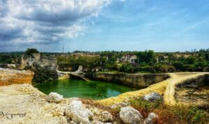 Wisata Telaga Sadang di Lamongan, destinasi cantik dengan air warna hijau