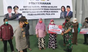 Forkopimda Bojonegoro salurkan bantuan kepada 1.000 lebih PKL