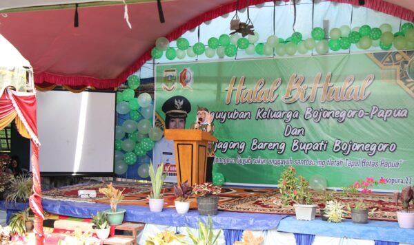 Bupati Anna hadiri halal bi halal warga Bojonegoro di Papua, ternyata ada 2.000 orang