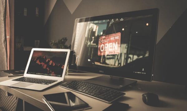 Banyak Manfaat, Ini Cara Mudah Hubungkan Laptop ke Monitor
