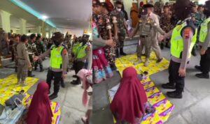 Aksi Aparat Lindungi Ibu Yang Tengah Sholat Ini Bikin Kagum