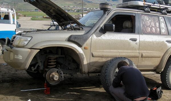 4 Cara Merawat Shockbreaker Agar Awet Bekerja Optimal