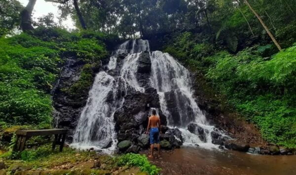 Pesona Air Terjun Watu Lumpang Mojokerto, Harga Tiket Murah Meriah