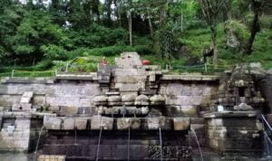 Serunya Berwisata Sejarah Candi Jolotundo Mojokerto