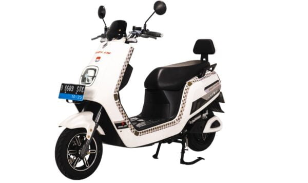 Spesifikasi Motor Listrik Selis E-Max (Dual Baterai Lithium), Body Ramping dan Elegan