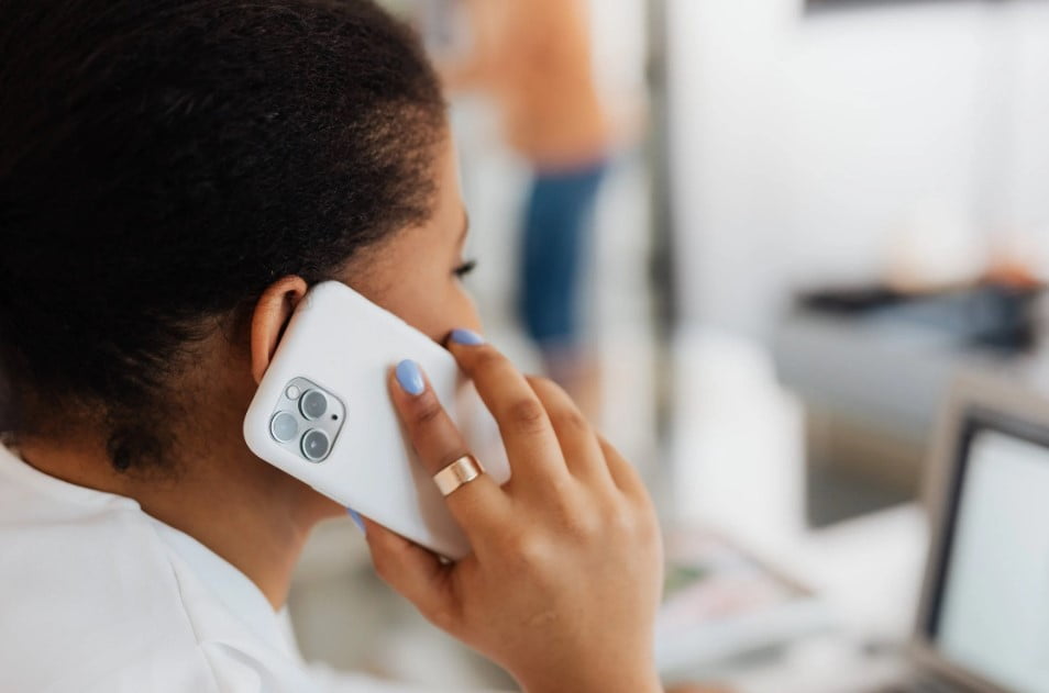 Cara Memblokir Nomor Kontak di iPhone