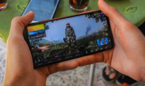 Cara Mencegah HP Mudah Panas Saat Bermain Game di HP