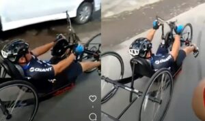 Cara Pria Mengayuh Sepeda Ini Unik, Lebih Santai