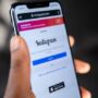 Membuat Tulisan Miring di Instagram