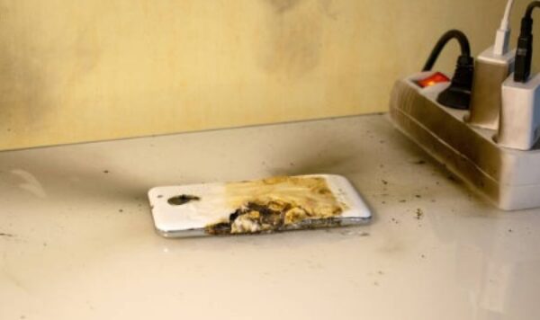 6 Tanda HP Akan Meledak, Cegahlah Sebelum Terjadi