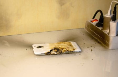 Tanda HP Akan Meledak