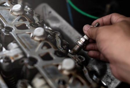 Cara Mengatasi Busi Mobil Mati