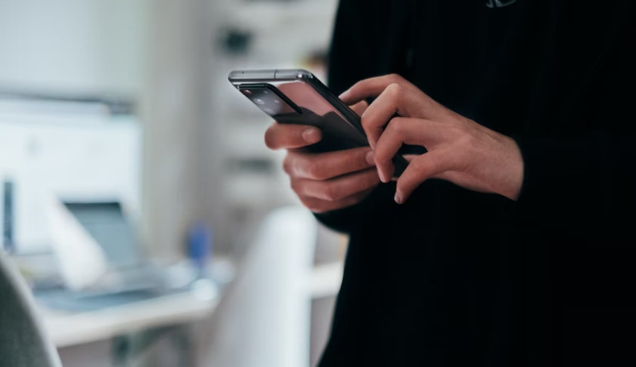 Menggunakan Roaming Data