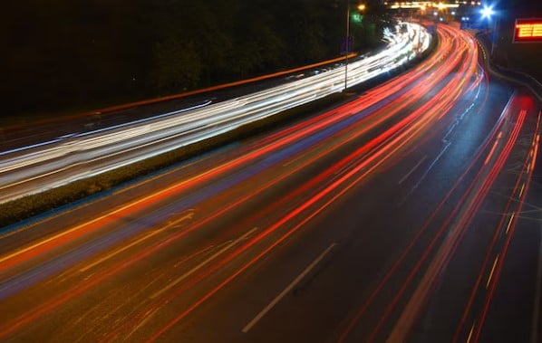 Cara Mengambil Foto Light Trail di HP Anda