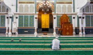 Bacaan Doa Qunut Subuh Sendirian Beserta Artinya