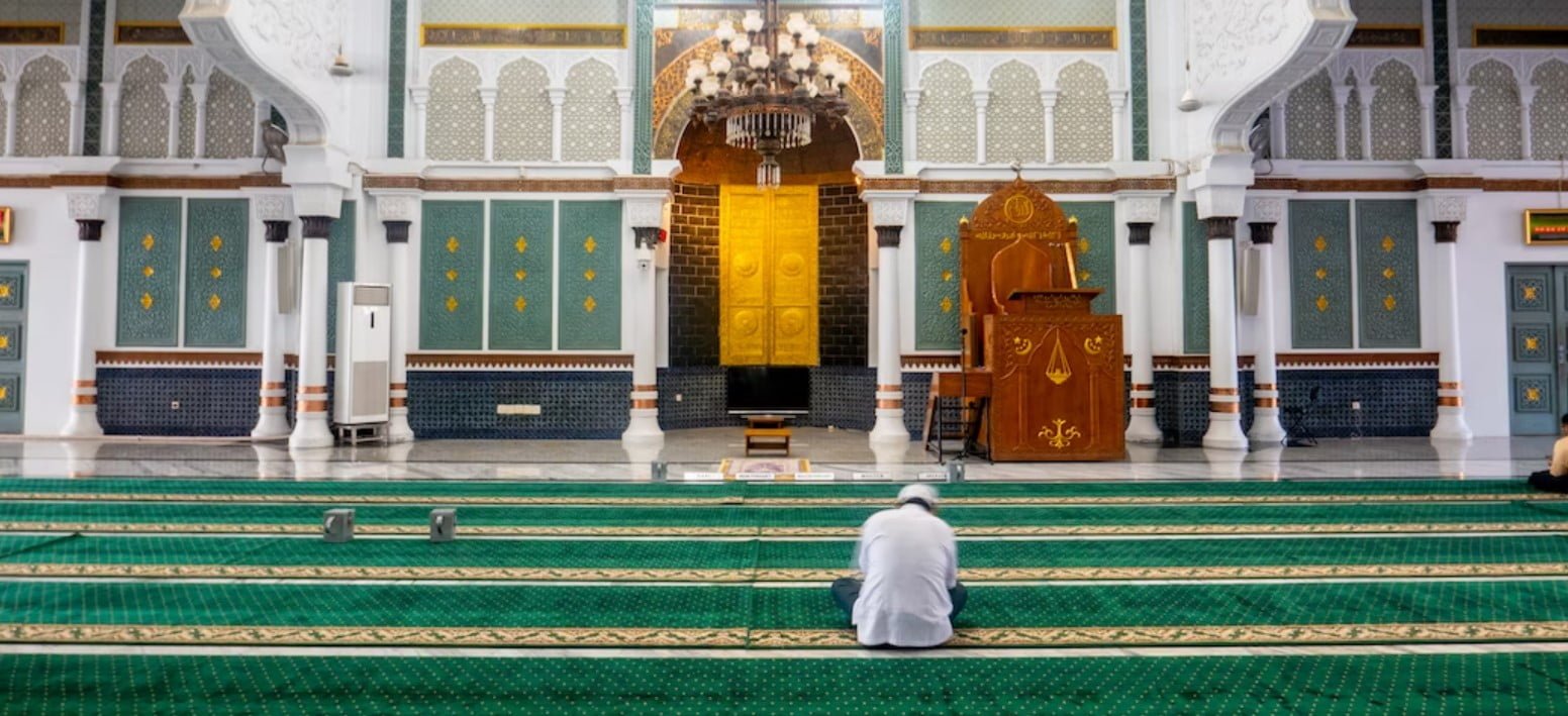 Bacaan Doa Qunut Subuh Sendirian
