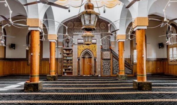 Bacaan Sholat Tarawih Dari Awal Sampai Akhir Arab, Latin dan Artinya