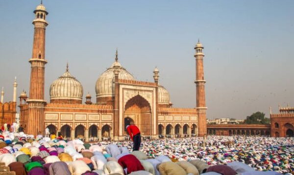 Sholat Idul Fitri Wajib atau Sunnah? Berikut Penjelasannya
