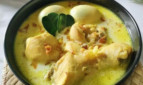 5 Masakan Opor Ayam Lebaran yang Lezat