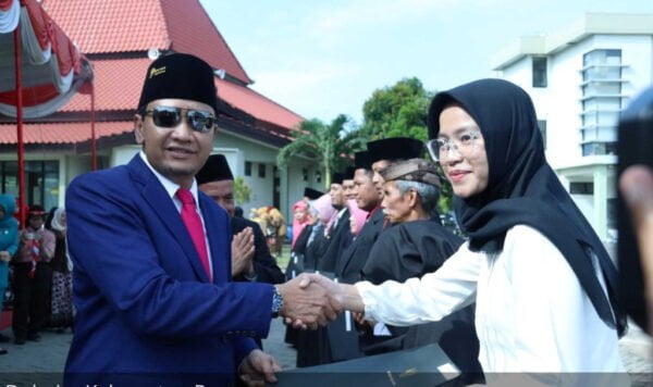 190 SK PPPK Diserahkan kepada Tenaga Kesehatan di Pasuruan