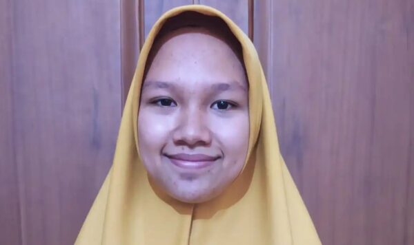 Usia 16 Tahun, Arsinta Jadi Mahasiswi Termuda S1 Ilmu Keperawatan Unair