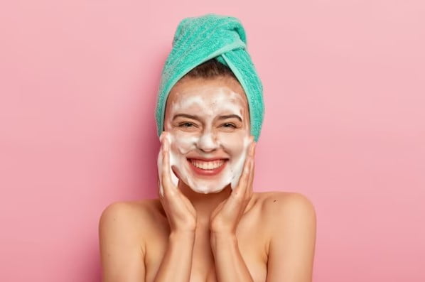 Cara Efektif Memutihkan Wajah Secara Alami Tanpa Menggunakan Skincare