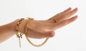 Gelang Emas Kekinian Terbaru dengan Desain Eksklusif dan Harganya Terjangkau