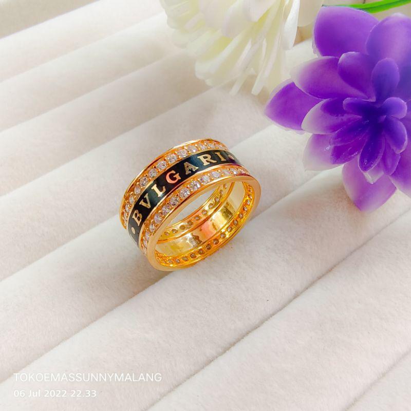 Gelang Emas Terbaru 2023, Model Unik dan Elegan yang Wajib Dimiliki
