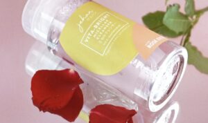 10 Manfaat Air Mawar untuk Wajah dan Efek Sampingnya: Wajah Berseri dalam Semalam dengan Kulit Glowing dan Cerah di Pagi Hari