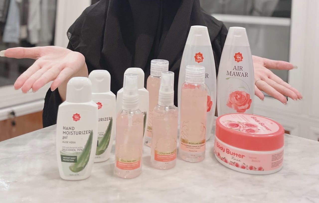 4 Cara Menggunakan Air Mawar Viva untuk Mendapatkan Kulit Putih Cerah dan Bersinar dalam Waktu Semalam!