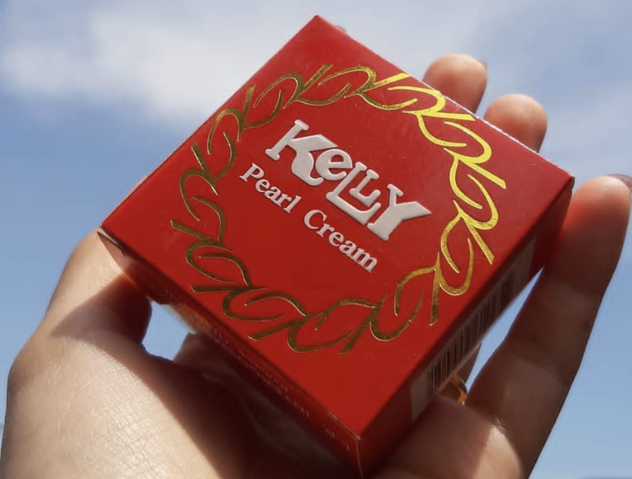 5+ Cara Ahli Memakai Bedak Kelly Agar Tidak Luntur Seharian dan Mendapatkan Wajah Cepat Putih
