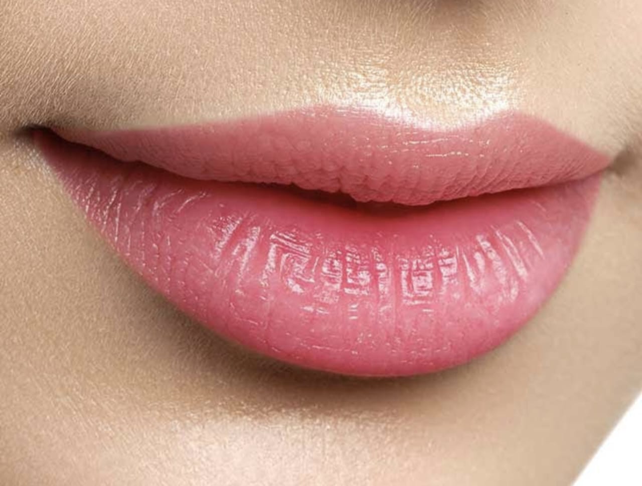 5 Pilihan Warna Lipstik Cerah yang Lagi Hits: Bikin Kamu Makin Feminim, Ekstra Elegan, dan Fresh Banget! Kamu Wajib Coba!