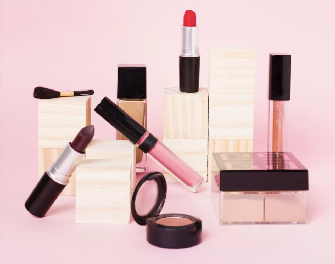 9 Pilihan Merek Lipstik Berkualitas yang Akan Membuat Anda Tampil Memukau di Hari Bahagia dan Acara Istimewa!