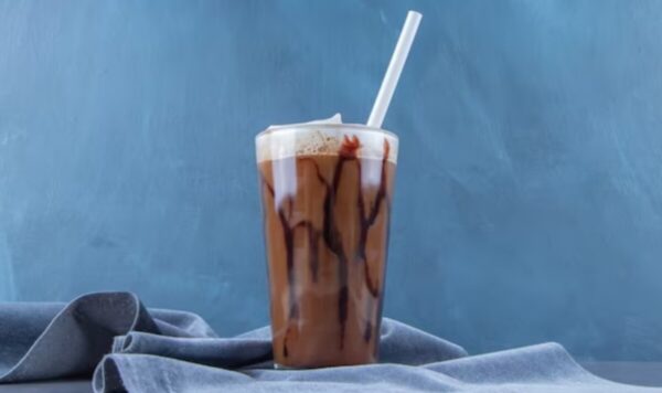 Cara Membuat Es Kopi Teh ala Hong Kong yang Bikin Lidah Bergoyang! Trik Rahasia Minuman Kekinian yang Wajib Kamu Coba!