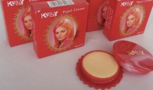 Cara Pakai Bedak Kelly Agar Wajah Tetap Putih Glowing Sepanjang Hari: 4 Tips Terbaik!