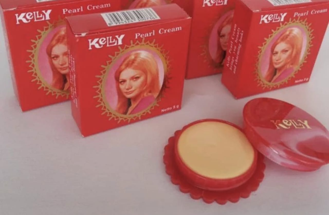 Cara Pakai Bedak Kelly Agar Wajah Tetap Putih Glowing Sepanjang Hari 4 Tips Terbaik!