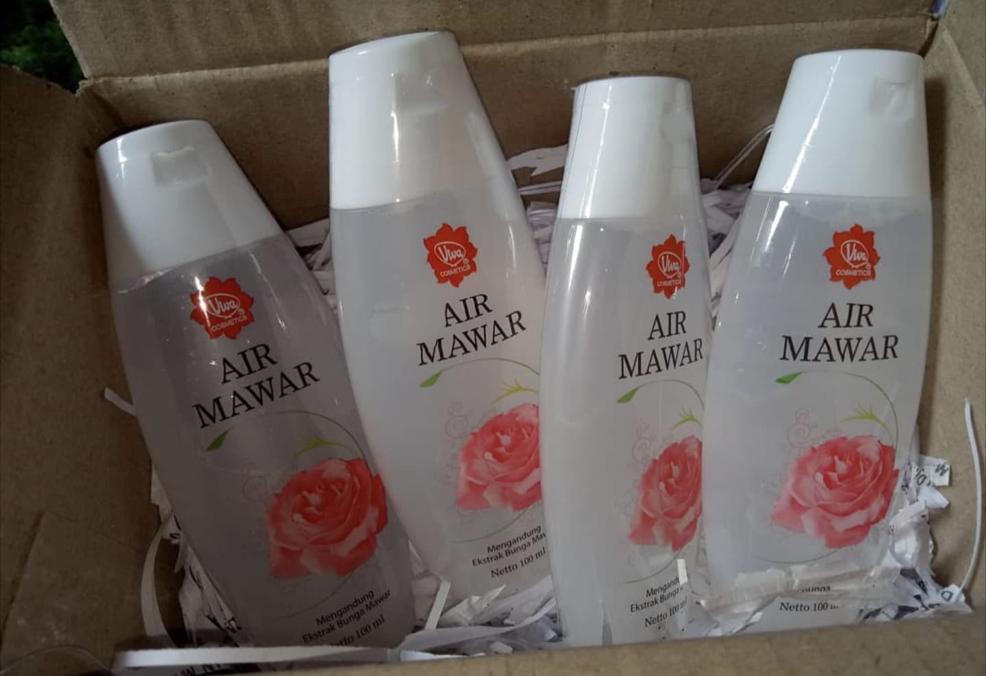Dapatkan Kulit Bersinar Ala Artis Jepang dengan Rahasia Air Mawar Viva + 2 Bahan Ajaib! Temukan Cara Membuatnya Sekarang!