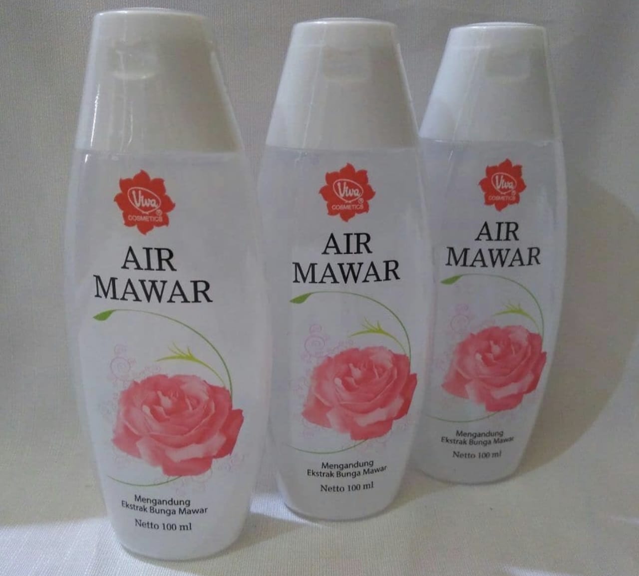 Dapatkan Wajah Bersinar Sepanjang Hari dengan Rahasia Air Mawar Viva! Terbukti Ampuh sebagai Toner dan Masker Wajah!