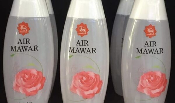 Inilah Trik Ajaib Menggunakan Air Mawar Viva Sebelum Tidur Agar Wajahmu Bersinar Seperti Permata Saat Matahari Terbit! Kamu Wajib Coba!