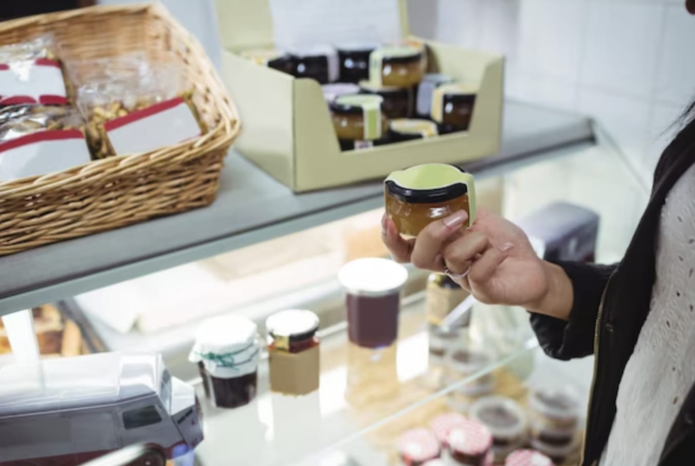 Kualitas Terbaik Dimiliki oleh 5 Merek Kosmetik Lokal Terkenal yang Sering Dikira Produk Luar Negeri