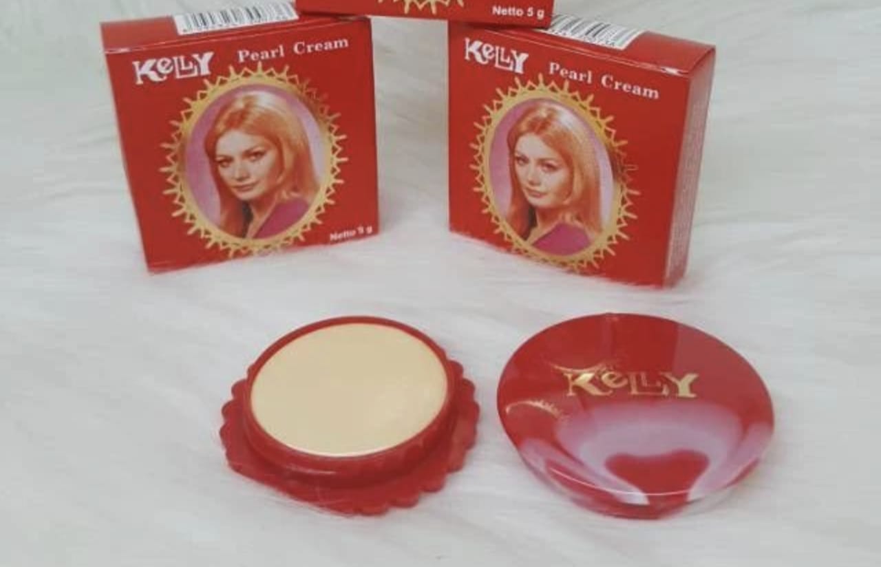 Cara Menggunakan Bedak Kelly dengan Bahan Rahasia untuk Wajah Cerah dan Bebas Flek Hitam