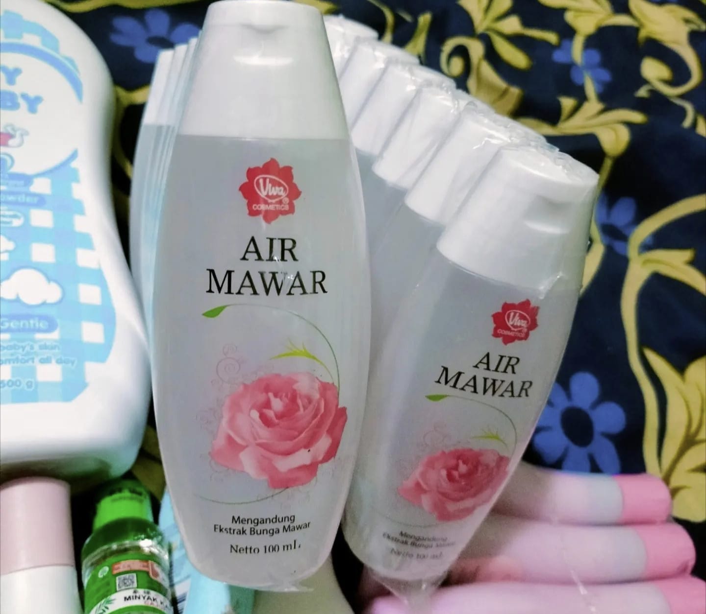 Rahasia Kecantikan Pagi Trik Gunakan Air Mawar Viva Sebelum Tidur untuk Wajah Cerah Kinclong!