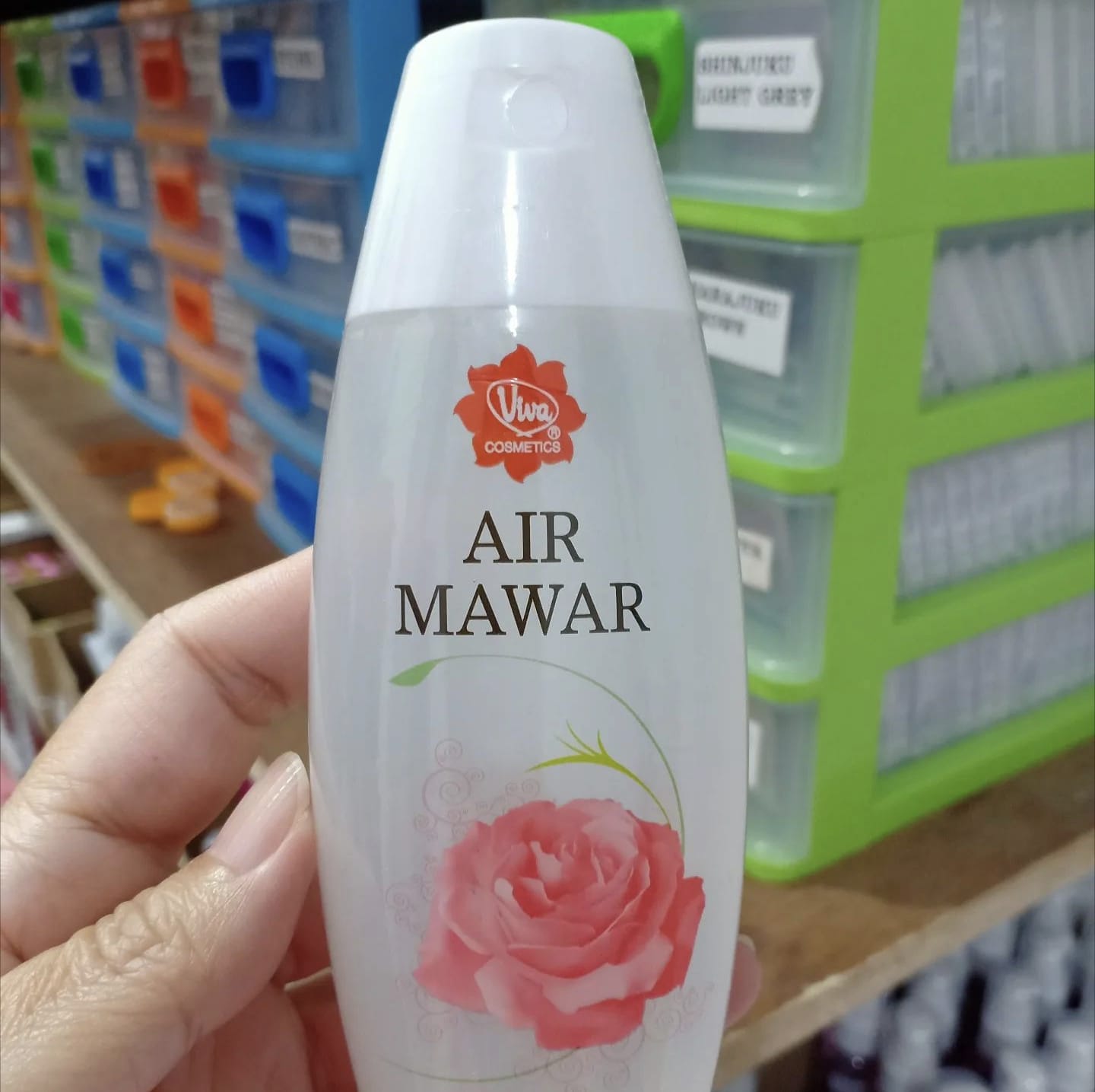 Rahasia Kulit Glowing Putih Berseri Dalam Sekejap! Temukan Trik Ajaib Penggunaan Air Mawar Viva yang Wajib Anda Ketahui!