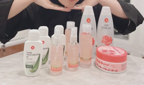 Rahasia Kulit Putih Mulus ala Artis Korea dengan Campuran Ajaib Air Mawar Viva dan Handbody Marina, Hasilnya Bikin Mencengangkan!