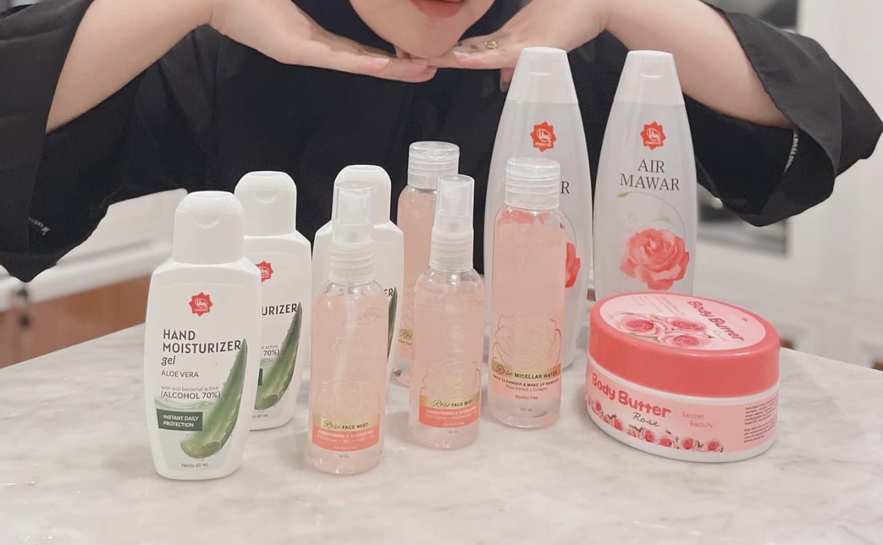 Rahasia Kulit Putih Mulus ala Artis Korea dengan Campuran Ajaib Air Mawar Viva dan Handbody Marina, Hasilnya Bikin Mencengangkan!