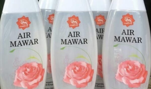 Rahasia Kulit Sehalus Sutra! Coba Langkah Mudah Perawatan Wajah dengan Air Mawar Viva dan Saksikan Keajaibannya!