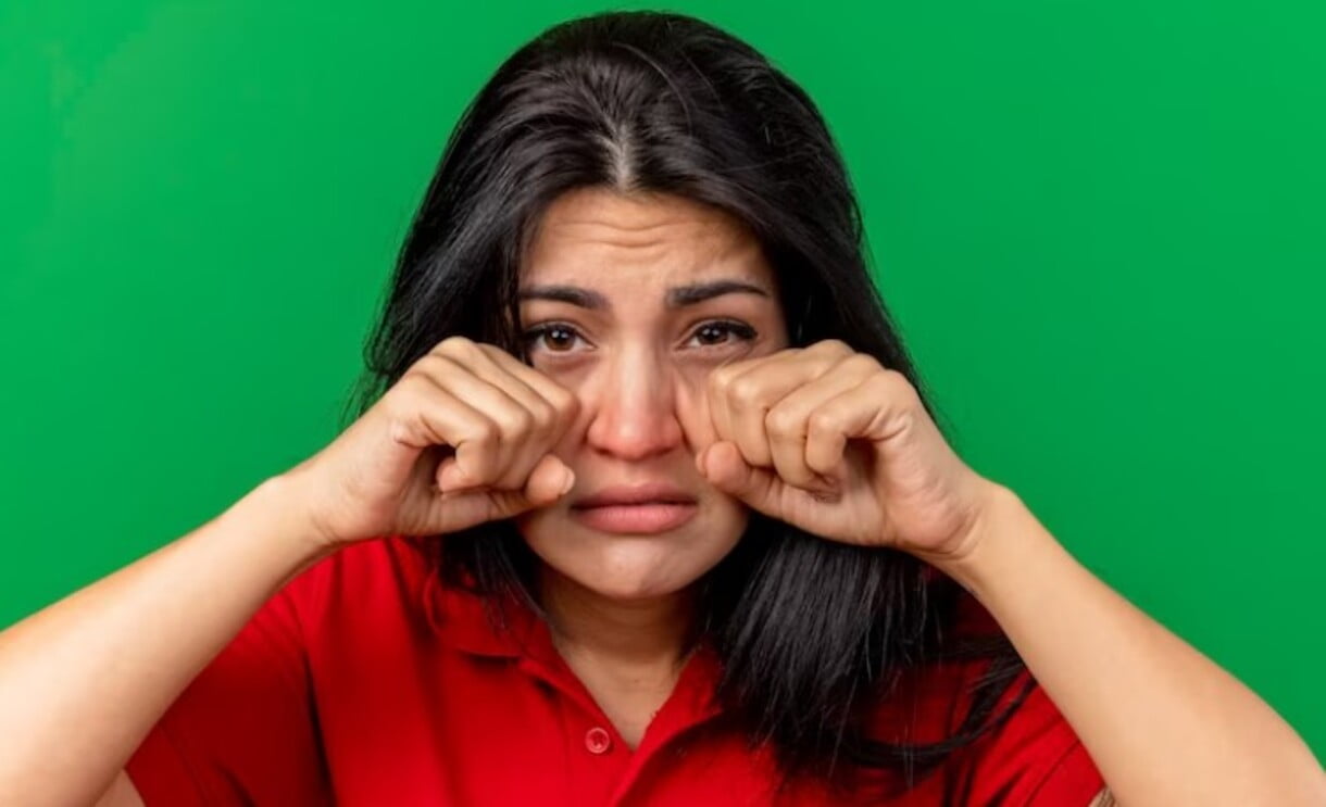 Rahasia Mengatasi Mata Panda dan Kerutan Cukup Gunakan Serum Berbahan Rahasia Ini! Tidak Perlu Lagi Membeli Eye Cream