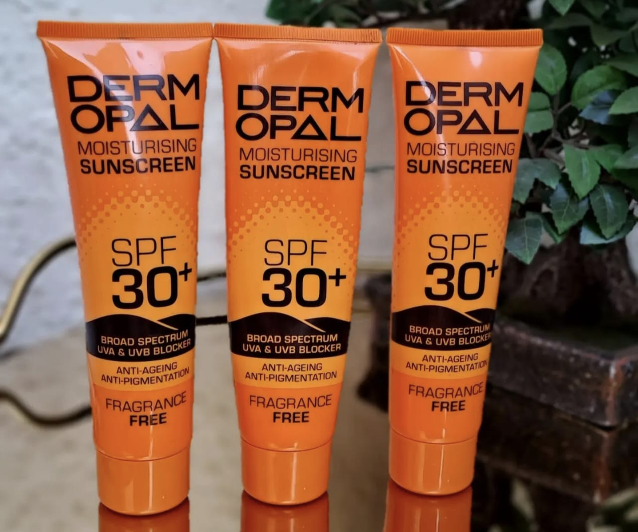 Rahasia Tetap Terlihat Muda dan Bebas Flek Hitam Usia 40+ dengan 4 Sunscreen Terbaik Ini