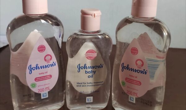 Rahasia Wajah Putih Cerah dan Glowing! Terungkap Cara Membuat Krim Pemutih dengan Baby Oil dan Air Mawar Viva yang Perlu Anda Coba!