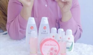 Ternyata Ini Dia Varian Terbaru Air Mawar yang Mampu Menghilangkan Noda di Wajah! Anda Tidak Akan Percaya Hasilnya!
